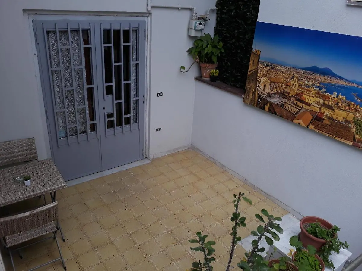 La Casetta Arancione Nell'Aeroporto Di Napoli Apartment Italy